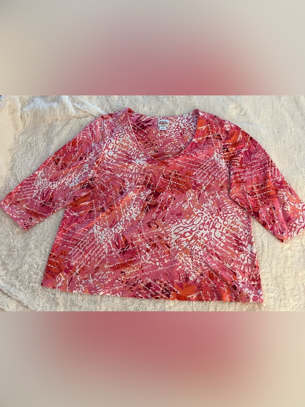 Ruby Rd. Women’s 1X Pink/Coral Abstract Print Top with scoop neck 3/4 sleeves.
